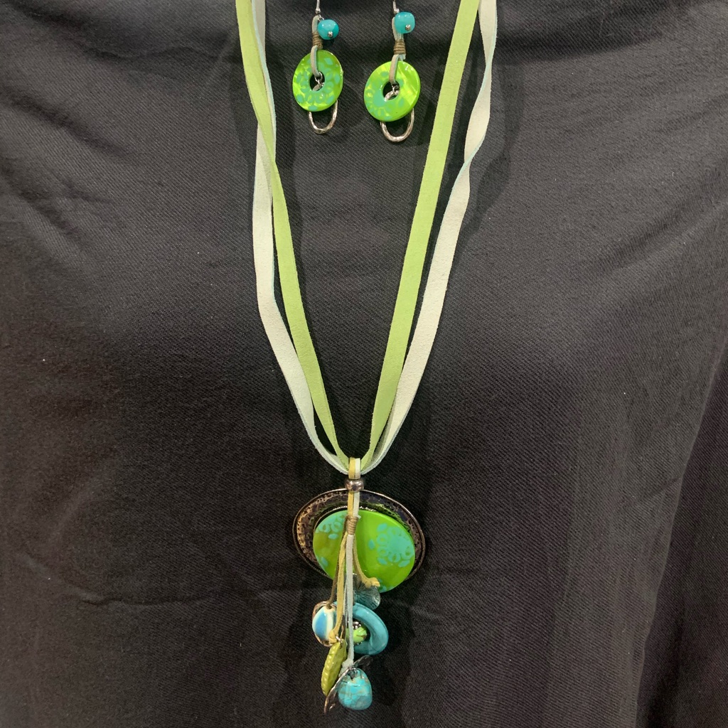 Long Single Strand Necklace 35$